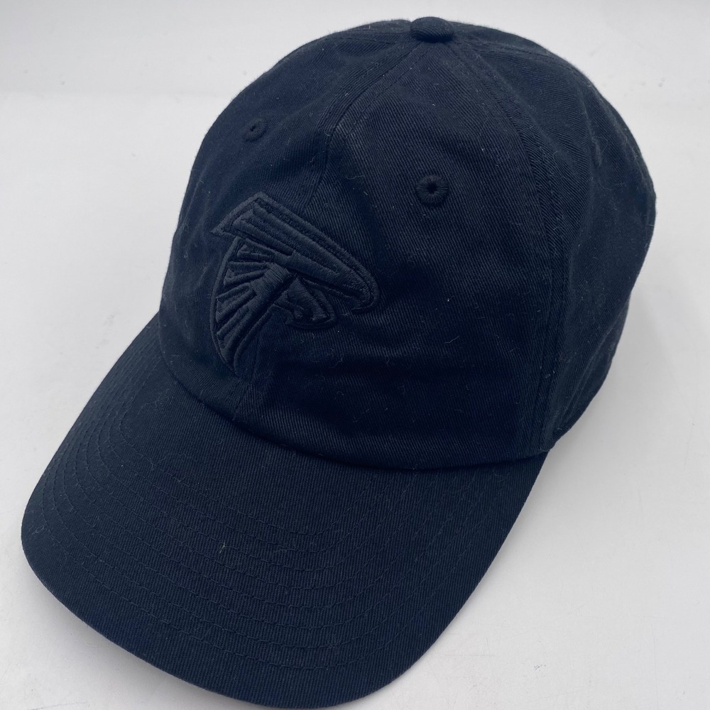 ATLANTA FALCONS NFL Team Apparel Dad Hat Mens OSFA Black blackout Logo Strapback